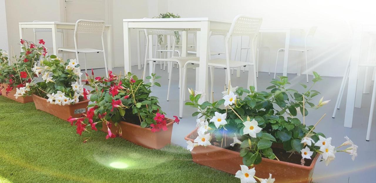 La Smeralda - Boutique Rooms And Breakfast Golfo Aranci Exterior foto