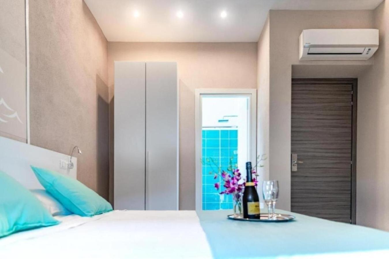 La Smeralda - Boutique Rooms And Breakfast Golfo Aranci Exterior foto